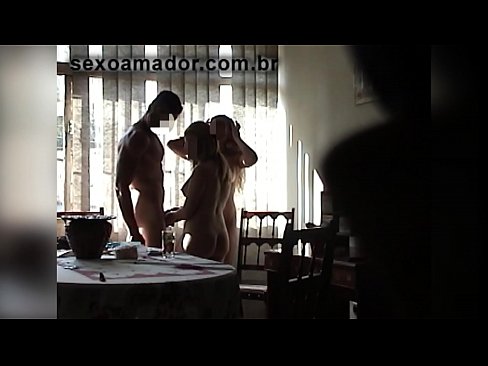 ❤️ Amigos sexuais convidam um homem gigante e um ménage à trois com ele ❤❌ Porno vídeo em pt.teatroporno.ru ️❤